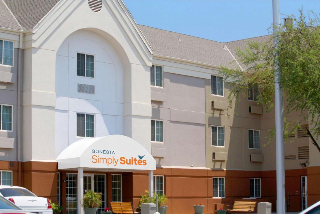 Sonesta Simply Suites Phoenix Glendale Main image 1